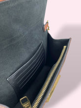 Carica l&#39;immagine nel visualizzatore di Gallery, LOUIS VUITTON DAUPHINE POCHETTE
