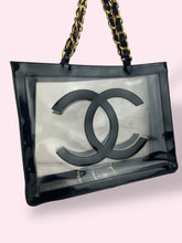 Carica l&#39;immagine nel visualizzatore di Gallery, CHANEL SHOPPER PVC
