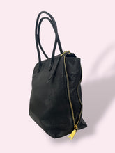 Carica l'immagine nel visualizzatore di Gallery, MIU MIU SHOPPER
