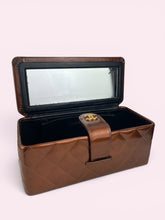 Carica l'immagine nel visualizzatore di Gallery, CAHNEL VANITY CASE
