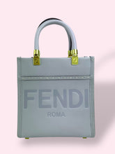 Carica l&#39;immagine nel visualizzatore di Gallery, FENDI MINI SUNSHINE
