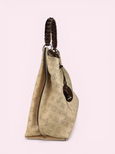 Carica l'immagine nel visualizzatore di Gallery, LOUIS VUITTON CARMEL HOBO
