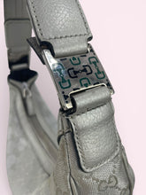 Carica l'immagine nel visualizzatore di Gallery, GUCCI HOBO
