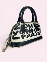 Carica l'immagine nel visualizzatore di Gallery, LOUIS VUITTON MINI ALMA GRAFFITI
