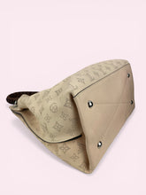 Carica l'immagine nel visualizzatore di Gallery, LOUIS VUITTON CARMEL HOBO
