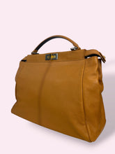 Carica l'immagine nel visualizzatore di Gallery, FENDI PEEKABOO
