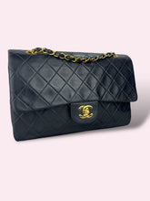 Carica l&#39;immagine nel visualizzatore di Gallery, CHANEL CLASSIC FLAP BLU NOTTE
