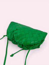 Carica l'immagine nel visualizzatore di Gallery, BOTTEGA VENETA MINI POUCH
