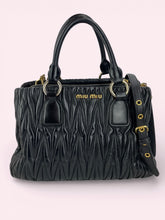 Carica l'immagine nel visualizzatore di Gallery, MIU MIU SHOPPER
