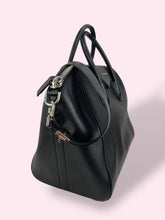 Carica l&#39;immagine nel visualizzatore di Gallery, GIVENCHY ANTIGONA
