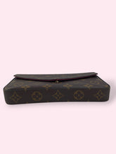 Carica l&#39;immagine nel visualizzatore di Gallery, LOUIS VUITTON POCHETTE FELICIE
