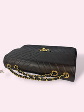 Carica l'immagine nel visualizzatore di Gallery, CHANEL MAXI LOGO chocolate
