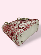 Carica l'immagine nel visualizzatore di Gallery, LADY DIOR  SMALL
