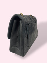 Carica l&#39;immagine nel visualizzatore di Gallery, CHANEL FLAP BAG VINTAGE
