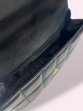 Carica l'immagine nel visualizzatore di Gallery, CHANEL RECTANGULAR camelia
