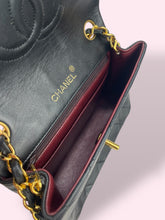 Carica l&#39;immagine nel visualizzatore di Gallery, CHANEL SQUARE VINTAGE
