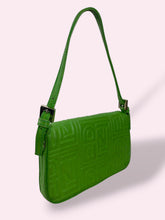 Carica l'immagine nel visualizzatore di Gallery, FENDI MINI BAGUETTE
