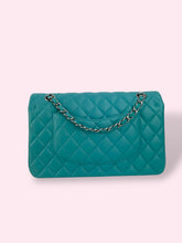 Carica l&#39;immagine nel visualizzatore di Gallery, CHANEL CLASSIC FLAP CELESTE

