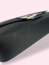 Carica l&#39;immagine nel visualizzatore di Gallery, FENDI BAGUETTE
