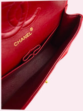 Carica l&#39;immagine nel visualizzatore di Gallery, CHANEL CLASSIC FLAP RED
