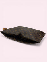 Carica l'immagine nel visualizzatore di Gallery, LOUIS VUITTON SHOE POUCH

