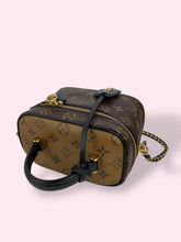 Carica l&#39;immagine nel visualizzatore di Gallery, LOUIS VUITTON VANITY PM
