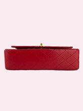 Carica l&#39;immagine nel visualizzatore di Gallery, CHANEL CLASSIC FLAP RED
