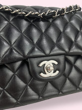 Carica l&#39;immagine nel visualizzatore di Gallery, CHANEL CLASSIC FLAP NERA
