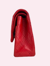 Carica l&#39;immagine nel visualizzatore di Gallery, CHANEL CLASSIC FLAP RED
