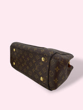 Carica l&#39;immagine nel visualizzatore di Gallery, LOUIS VUITTON MONTAIGNE
