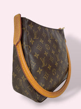 Carica l'immagine nel visualizzatore di Gallery, LV LOOPING BAG
