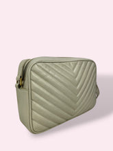 Carica l'immagine nel visualizzatore di Gallery, YSL CAMERA BAG
