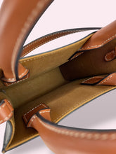 Carica l'immagine nel visualizzatore di Gallery, CELINE MINI TOTE VERTICAL
