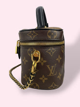 Carica l&#39;immagine nel visualizzatore di Gallery, LOUIS VUITTON VANITY PM
