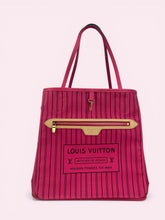 Carica l'immagine nel visualizzatore di Gallery, LV NEVERFULL MM INSIDE OUT
