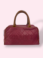 Carica l&#39;immagine nel visualizzatore di Gallery, CHANEL MINI BOSTON BAG

