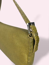 Carica l'immagine nel visualizzatore di Gallery, FENDI BAGUETTE
