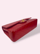 Carica l'immagine nel visualizzatore di Gallery, CHANEL CLASSIC FLAP 25 rossa
