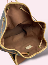 Carica l&#39;immagine nel visualizzatore di Gallery, LOUIS VUITTON ZAINO
