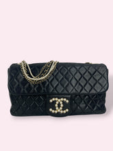 Carica l'immagine nel visualizzatore di Gallery, CHANEL FLAP BAG
