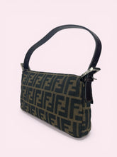 Carica l'immagine nel visualizzatore di Gallery, FENDI BAGUETTE VINTAGE
