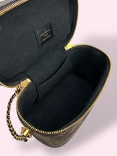 Carica l&#39;immagine nel visualizzatore di Gallery, LOUIS VUITTON VANITY PM
