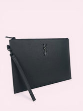 Carica l'immagine nel visualizzatore di Gallery, YSL POCHETTE
