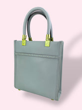 Carica l&#39;immagine nel visualizzatore di Gallery, FENDI MINI SUNSHINE
