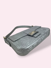 Carica l'immagine nel visualizzatore di Gallery, FENDI BAGUETTE LIMITED EDITION
