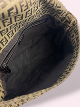 Carica l'immagine nel visualizzatore di Gallery, FENDI MAMA BAGUETTE
