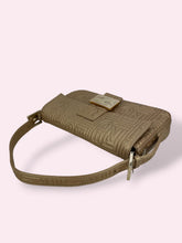 Carica l'immagine nel visualizzatore di Gallery, FENDI BAGUETTE LIMITED EDITION
