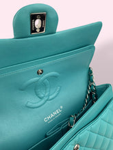 Carica l&#39;immagine nel visualizzatore di Gallery, CHANEL CLASSIC FLAP CELESTE
