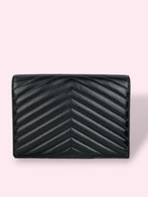 Carica l'immagine nel visualizzatore di Gallery, YSL CLUTCH
