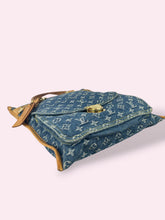 Carica l'immagine nel visualizzatore di Gallery, LOUIS VUITTON SAC PLAT DENIM
